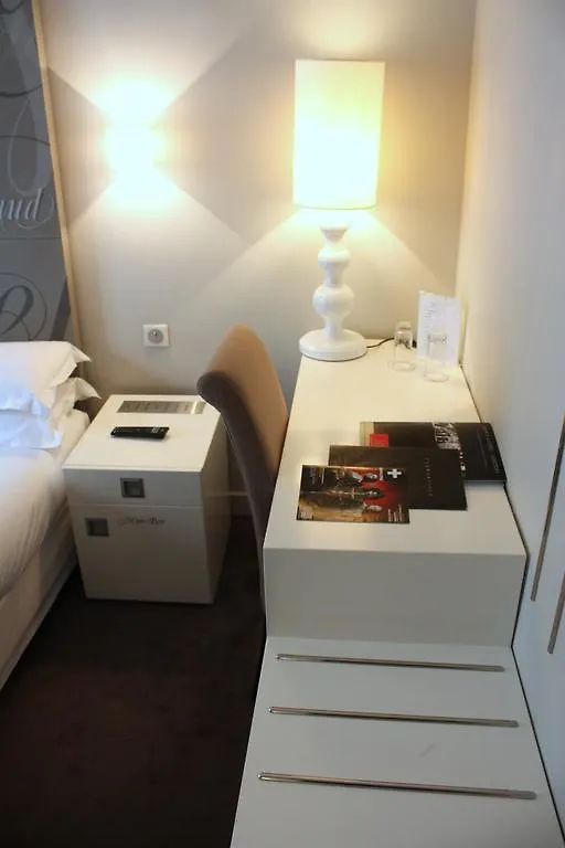 Hotel Chambellan Morgane Paryż